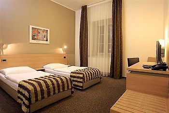 Fabhotel Polovictory Palace Jaipur Bagian luar foto